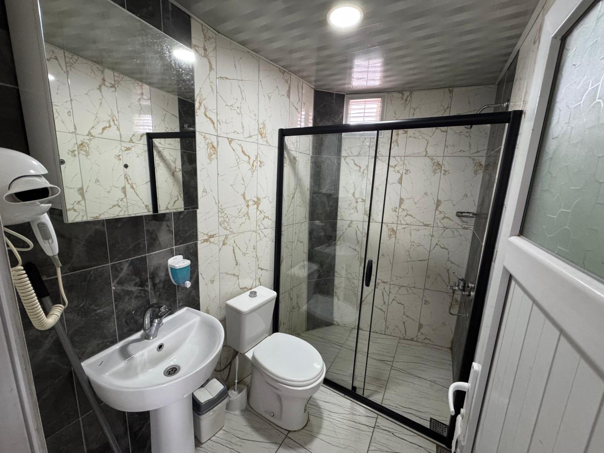 Ersoy Ege Apart Otel Antália Exterior foto